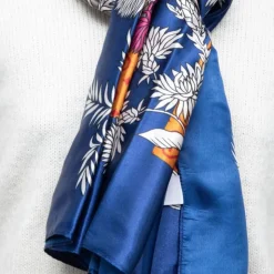 MANOUKIAN Foulard effet satiné à fleurs avec motif graphique 90x180cm Femme BLEU FONCE Hot