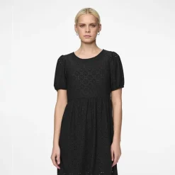 PIECES Robe manches courtes en broderie anglaise Femme NOIR New