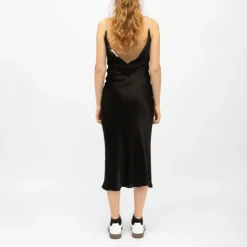 LA PETITE ETOILE Robe mi longue velours avec bretelles bijoux rainee Femme NOIR Sale