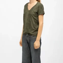 DEELUXE 74 Tee shirt imprimé léopard ziana khaki col v Femme KAKI Sale